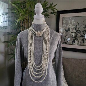 Necklace  faux pearls and rhinestones NWOT